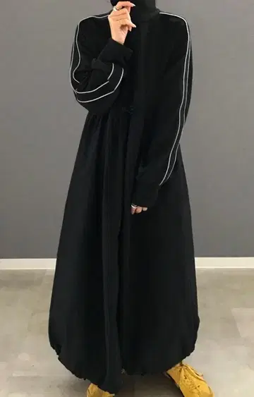 대비 라인 긴팔 무릎 기장 원피스 캐주얼 가을용