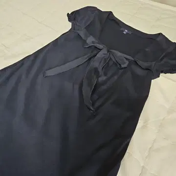 GAP 블랙 리본 포함 반팔 튜닉