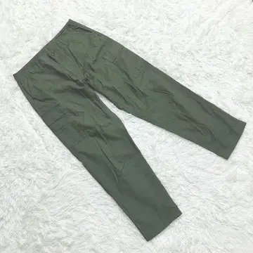 [유니클로] (W85) 레귤러핏 스트레이트 카고 팬츠 캐주얼