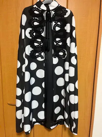 물방울 패턴 망토 케이프