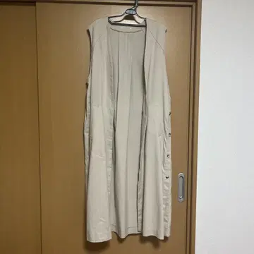 베이지 슬리브리스 롱 베스트