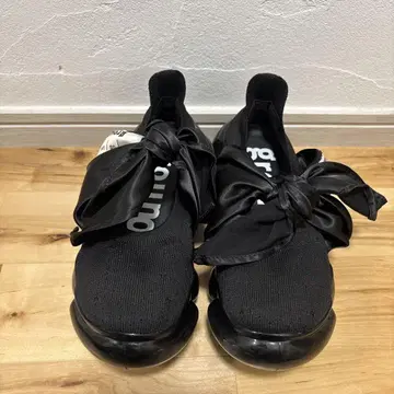 JEWELRY HANKIE PUMPS