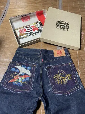 Red Monkey Company ( RMC ) 의 자수 청바지