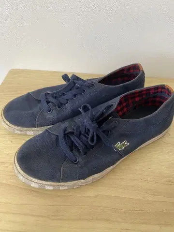 LACOSTE 스니커즈