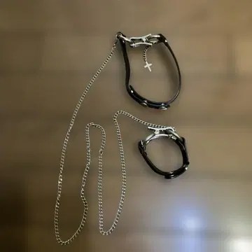 유키무라. 크로스 참 포함 가죽 초커