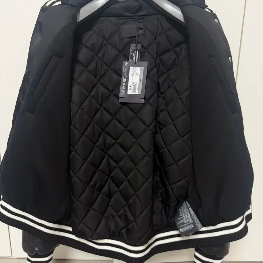 프라다 [XL] 남성 블랙 바시티 테디 스타디움 리나일론 자켓 새상품 사진 4