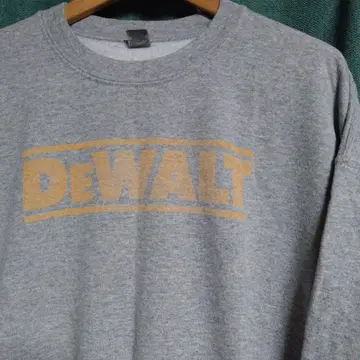 DEWALT 공구 아메리칸 서말 그레이 맨투맨 트레이닝복