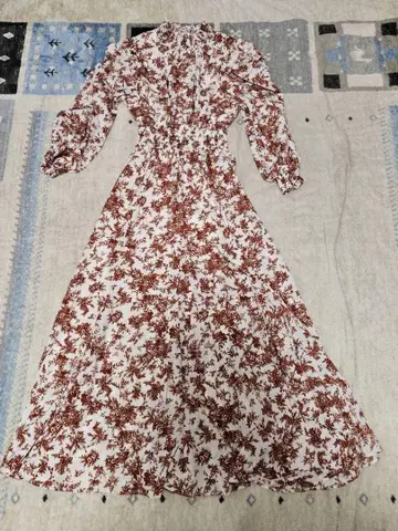 AND COUTURE 셔링 단색 꽃무늬 원피스