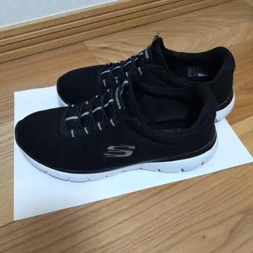 SKECHERS 블랙 슬립온