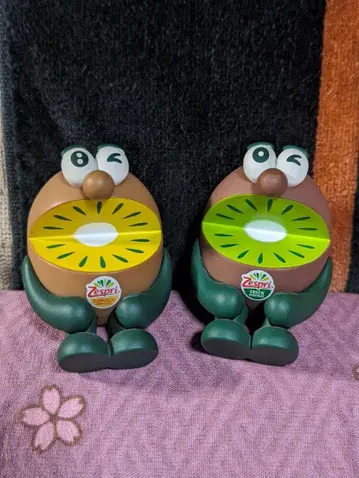Zespri 키위 브라더스 피규어 2체 세트