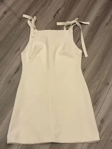 (ZARA) 화이트 슬리브리스 미니 원피스 M