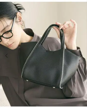 뷰티앤유스 볼 체인 미니 토트백