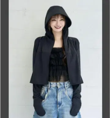 나루세 아이리 시노비 차광 후드티 블랙