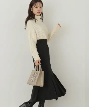[새상품급] 프로포션 바디 드레싱 사이드 슬릿 드로스트 스커트