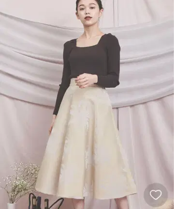 [ 새상품급 ] Noela*라인 플라워 플로키 스커트