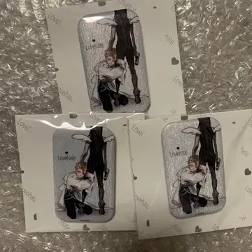 ALIEN STAGE Love Hate Hyuna&Luka 캔뱃지