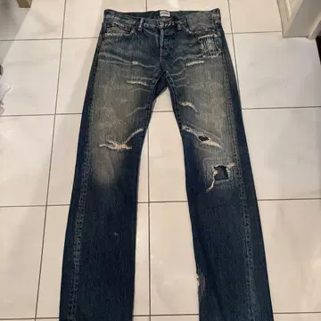 데미지 가공 다크 블루 스트레이트 데님