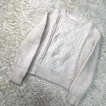 [ 새상품급 ] 카구레 케이블 니트 울 스웨터 아이보리 아란 니트