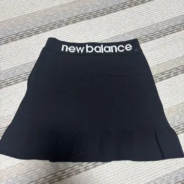 new balance 블랙 플리츠 스커트 사이즈 0