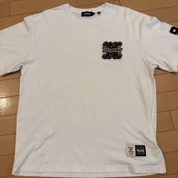 XLARGE 화이트 T셔츠 L 사이즈