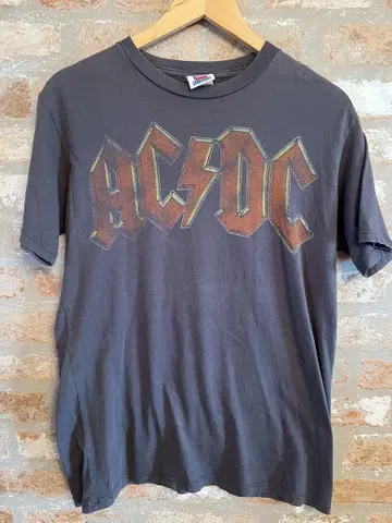 AC/DC 그래픽 티셔츠 S 사이즈