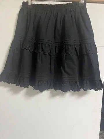 타이니 참 스커트 블랙 프릴