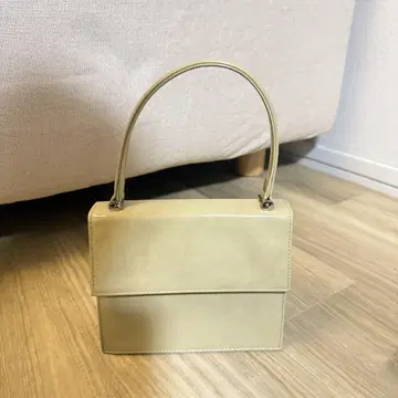 쿠레쥬 베이지 핸드백