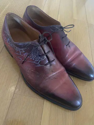 BERLUTI 알레산드로 갈레 캘리그래피_UK8.1/2BRW