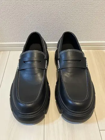 ZARA 볼륨 스티치 로퍼