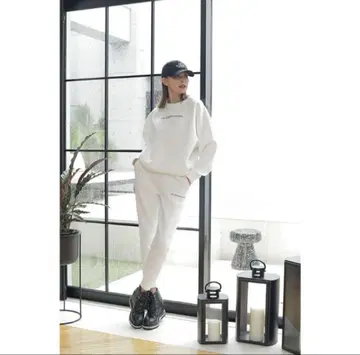 THE WEEKEND HOTEL 더 위켄드 호텔의 맨투맨