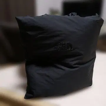 THE NORTH FACE 블랙 쿠션 머플러 모델번호 NN72322