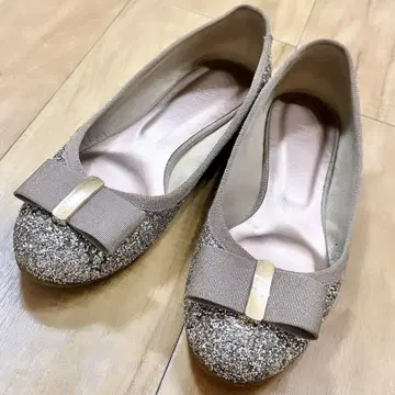 [ DIANA ] 다이애나 24.5cm 글리터 리본 펌프스 플랫