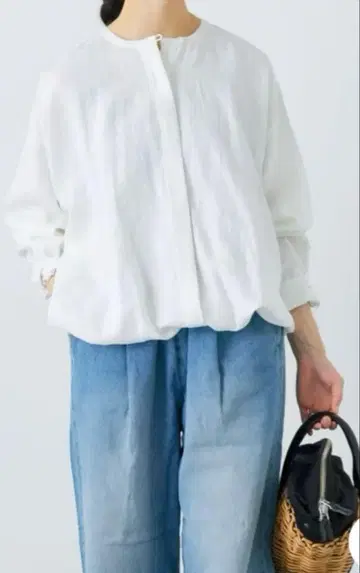 카구레 린넨 화이트 블라우스 미사용