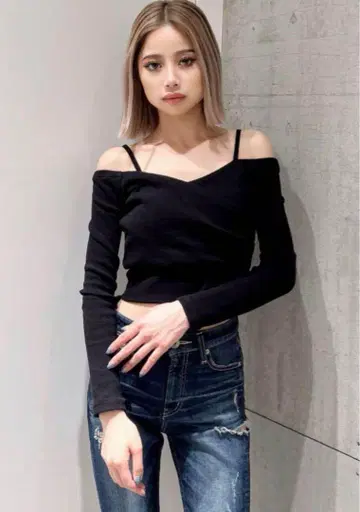 gyda 카슈쿨 오프숄더 상의