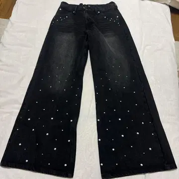 HARE 블랙 와이드 레그 데님 펄 장식