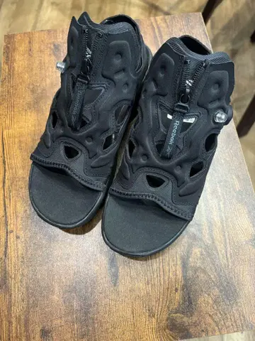 리복 인스타펌프 퓨리 샌들 지퍼 블랙 23cm