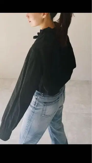 IENA 커프스 핀턱 볼륨 블라우스