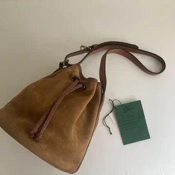 Brady 복조리형 스웨이드 백 브래디