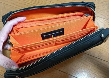 CASTELBAJAC 엠보싱 가공 블랙 장지갑 세컨드 백