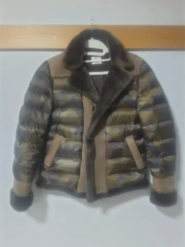 엠메티 카모플라쥬 다운 자켓 48