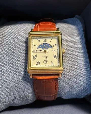 Noah x Timex Moon Phase 노아 x 타이맥스 시계