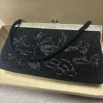 쇼와 레트로 블랙 비즈 핸드백