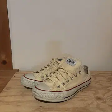 ALL STAR 크림색 로우컷 스니커즈