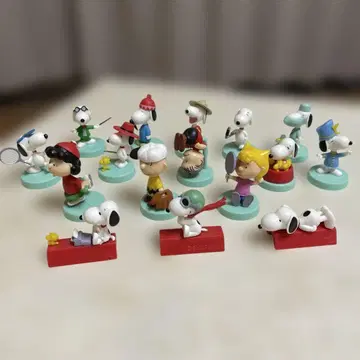 스누피 피규어 세트 16개