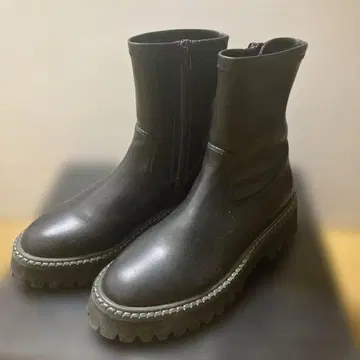 O dette e Odi l e 사이드 고어 부츠