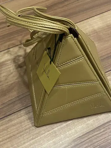 새상품 sybilla 시빌라 삼각형 백 소가죽