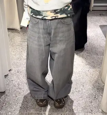 H&M 슈퍼 배기 데님 그레이 29/30