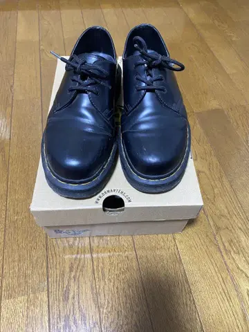 닥터 마틴 블랙 1461 3홀