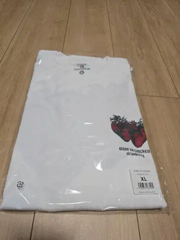 새상품 BUMP OF CHICKEN strawberry TEE XL 범프