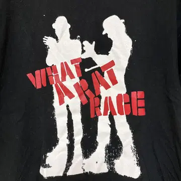 WHAT A RAT RACE 블랙 티셔츠